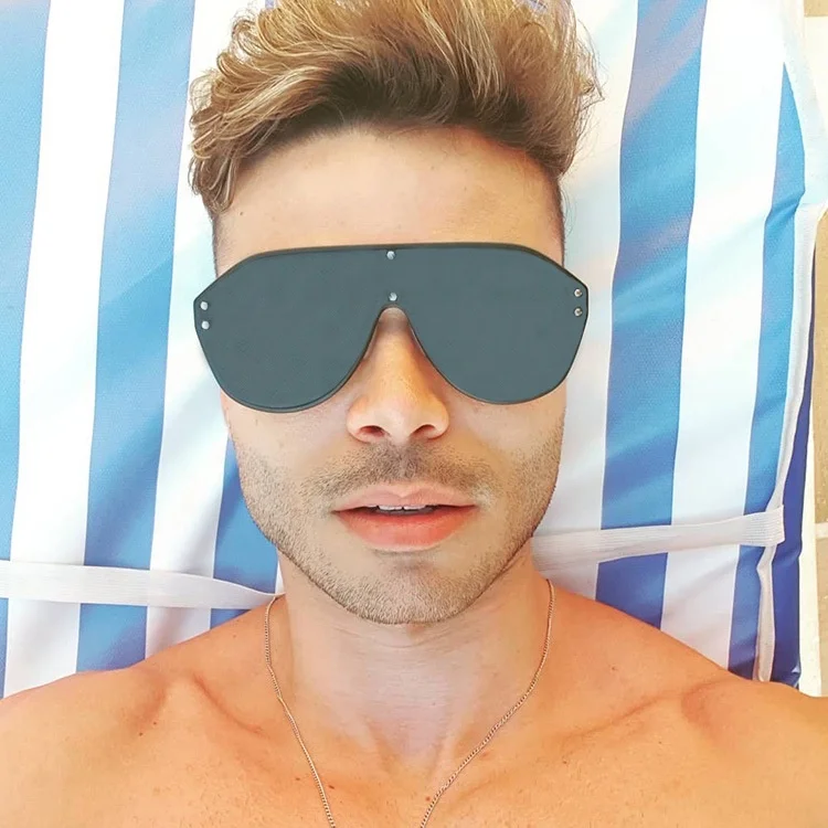 

2130 Newest Gradient Sun Shades Trendy Square Glasses Vintage Unisex Flat Top One-piece Oversized Round Sunglasses 2021