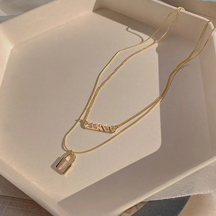 

Hot Sale Temperament Gold Choker Necklace Fashion Double Layered Lock Charm Initial Necklace for Women Girls