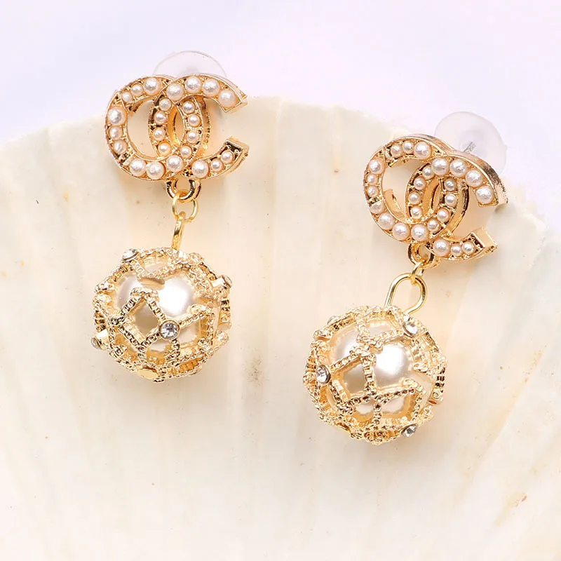 

Hot sale eyerings jewelry new style CC earrings luxury pearl channel earrings luxury women, Picture shows