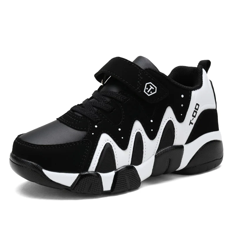 sports shoes (2).jpg