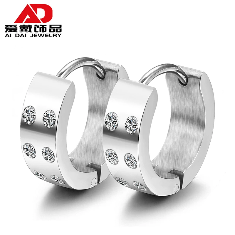 

Titanium steel men's shiny diamond personality earrings simple earrings