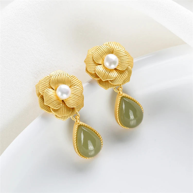 

Aimgal Personalized drop-shaped flower S925 sterling silver gold-plated Hetian jade women's ear studs AP2