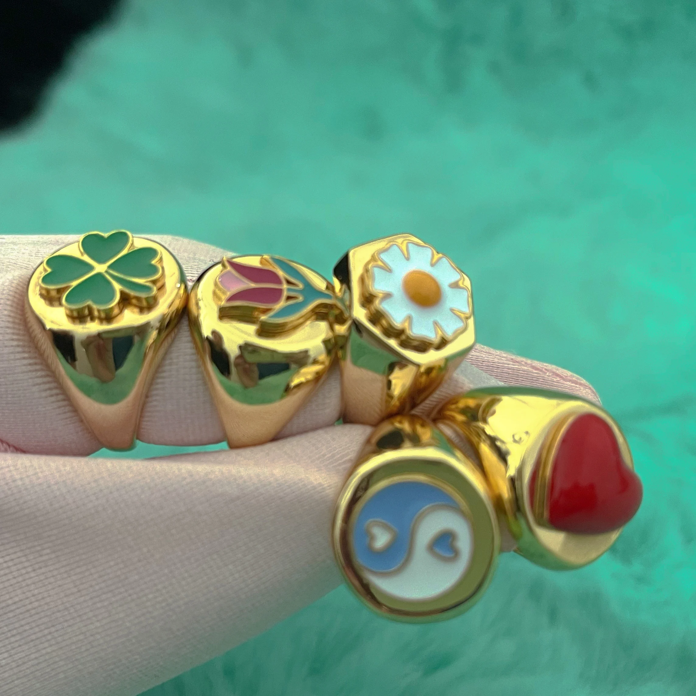 

18K Gold INS New Colorful Fashion Simple Retro Jewelry Clear Heart Tulip Resin Daisy Flower Band Ring Party Gifts, Gold, silver, rose gold