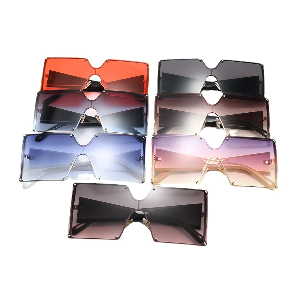 

Women 2021Vintage Oversized One Piece Lens Women Sunglasses Hot Selling Female Ladies Square PC Sun Glasses With Rivet