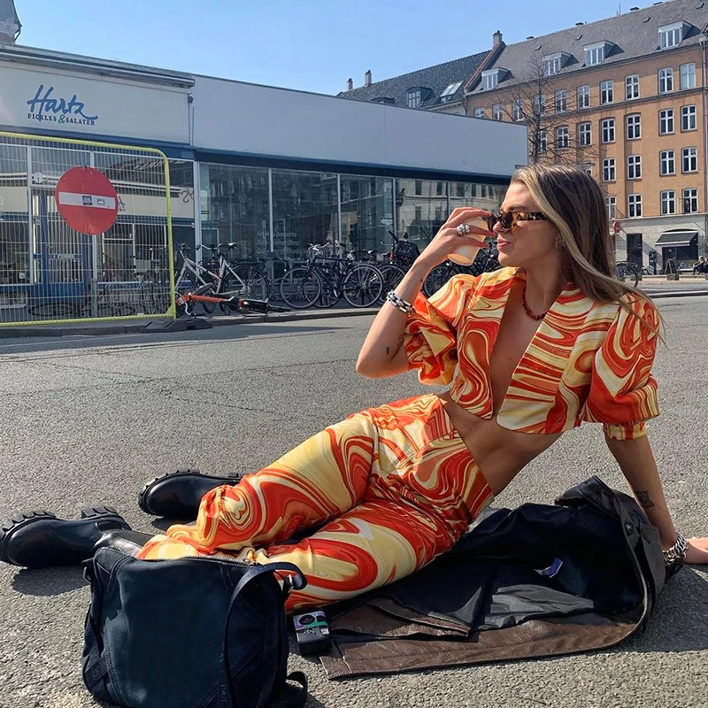

Sandtree M21ST408 casual Fashion Graphic Print 2 Piece Pants Set V Neck Half Sleeve Neon High Waist Two-Piece Women'S Suits