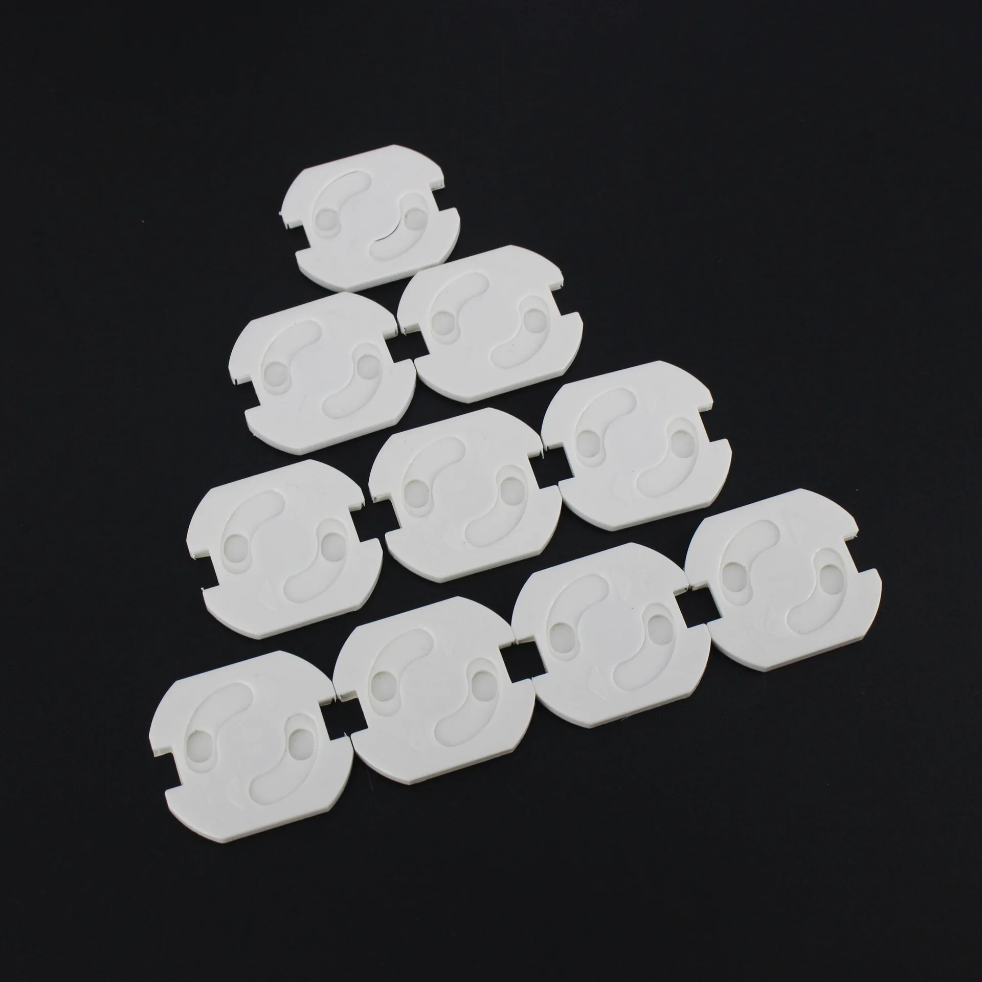 

Kids Safety Anti-electric Socket Protection Cover Spring Socket Cover