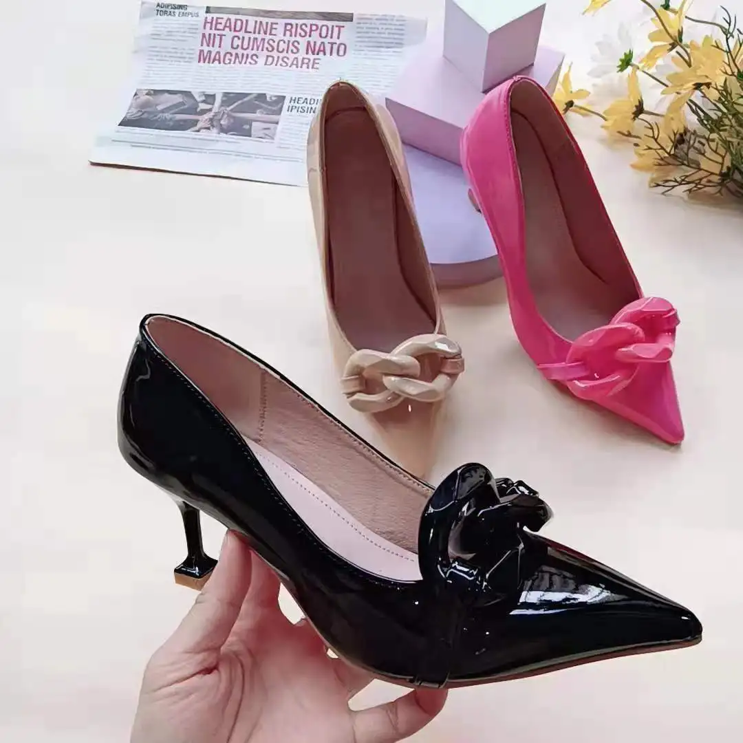 

2021 New Women's High Heels Solid Color Pointed Toe Chain Cat Heel Shallow Mouth Women Pumps