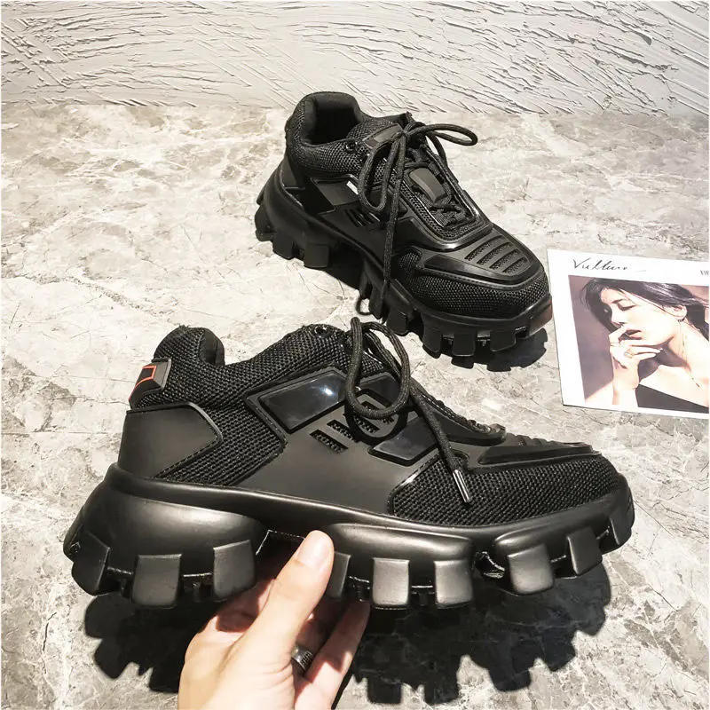 

2021 European Luxury Brands Lace-up Lightweight Sport Shoes Fly Woven Mesh Upper Comfortable Breathable Walking Sneakers
