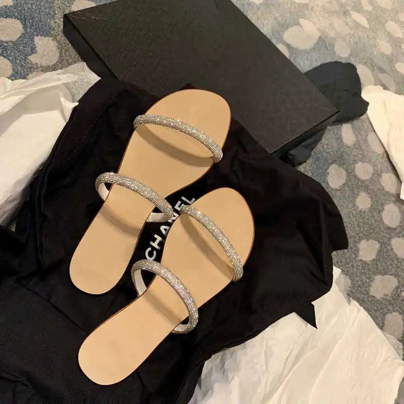 

summer 2021 fashion line with rhinestone slippers for women to wear flip flops, Customized color