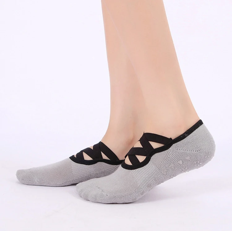 

Wholesale Custom Logo Cotton Pair Woman Antislip Gym Pilates Non Slip Yoga Sock, As picture shows