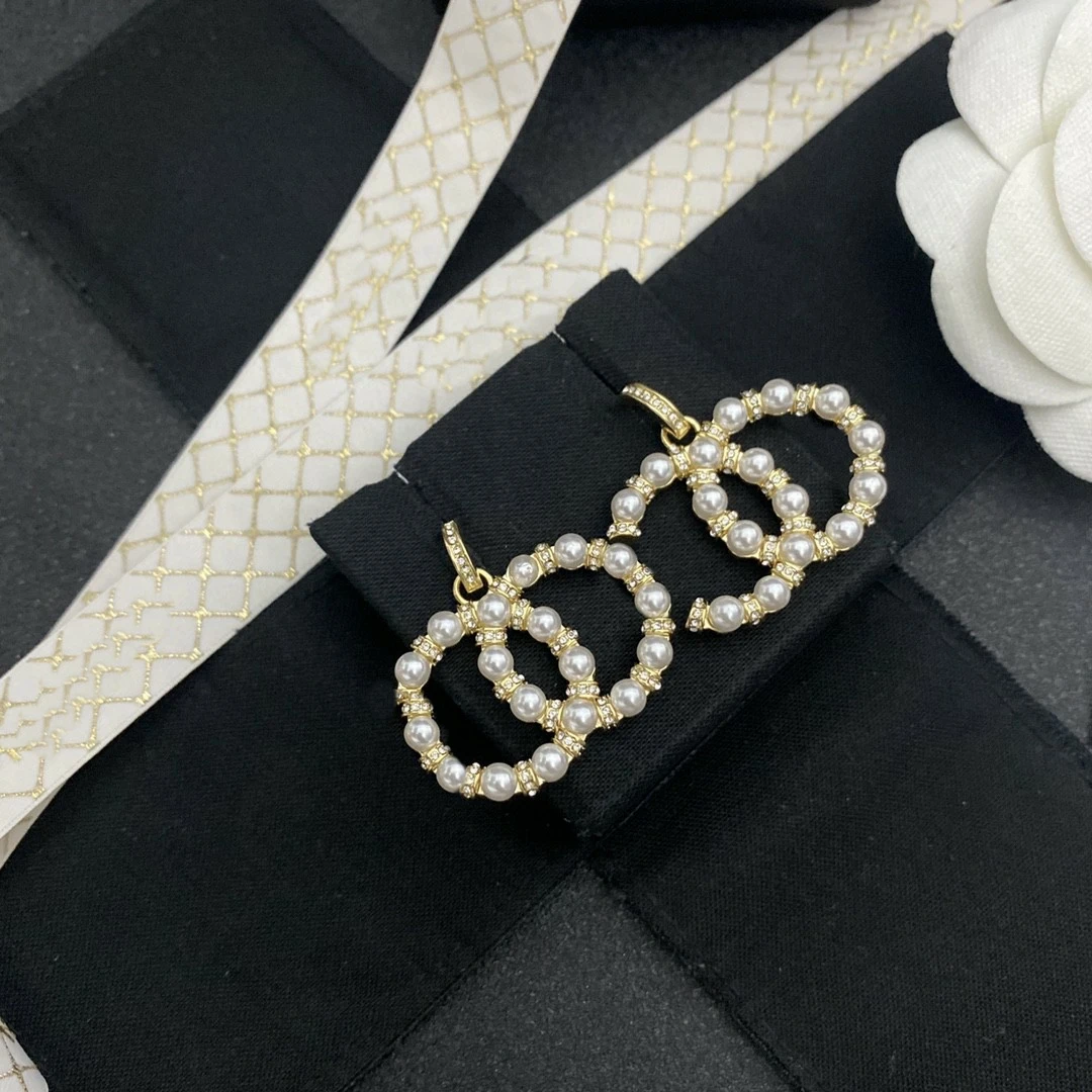 

June new arrival fashion pearl earrings designer jewelry earrings, Picture shows