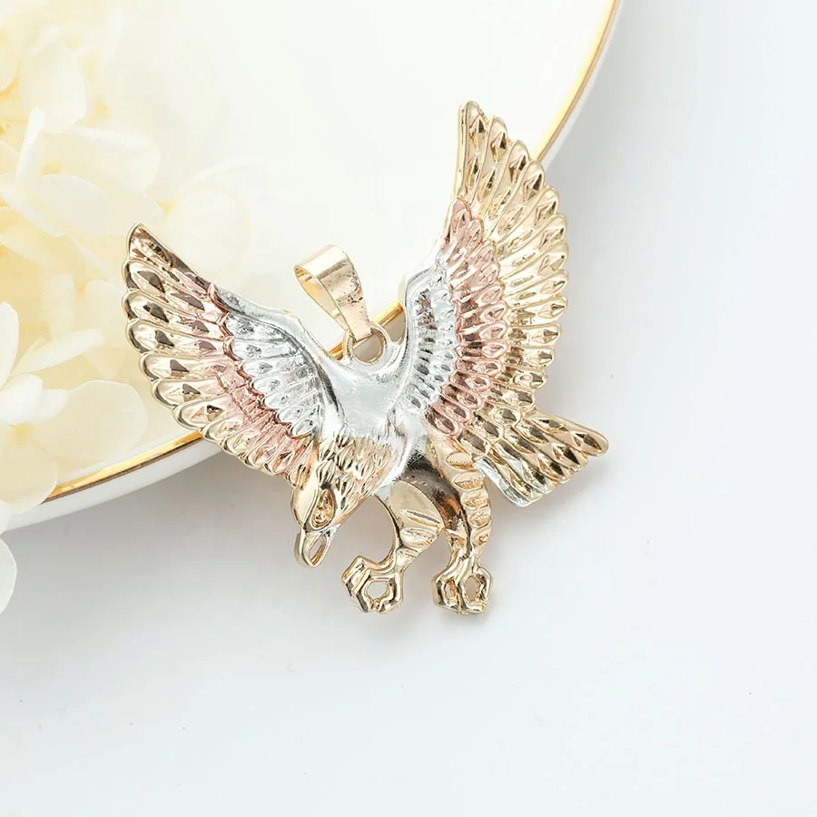 

Eagle Pendant Hip Hop Jewelry Charm Animal Pendants a Symbol of Bravery Strength and Victory 18k