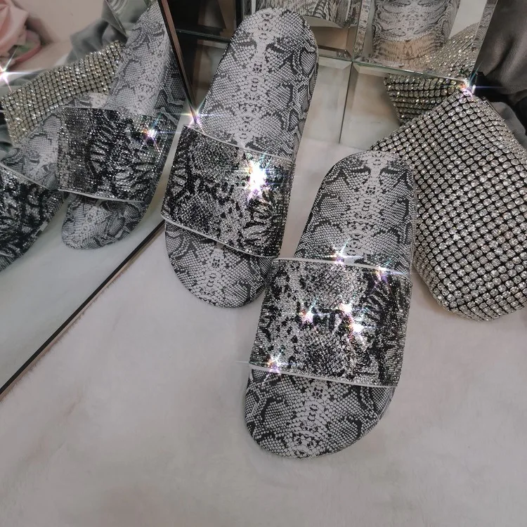 

Womens designer house bedroom indoor slides platform rubber shoes women wholesale 2020 rhinestone sequin luxury slippers