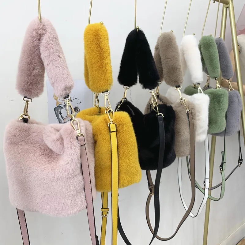 

New Arrival Women Hand Bags Large Capacity Package Real Mink Fur Bag With Mink Pompoms, As pictures