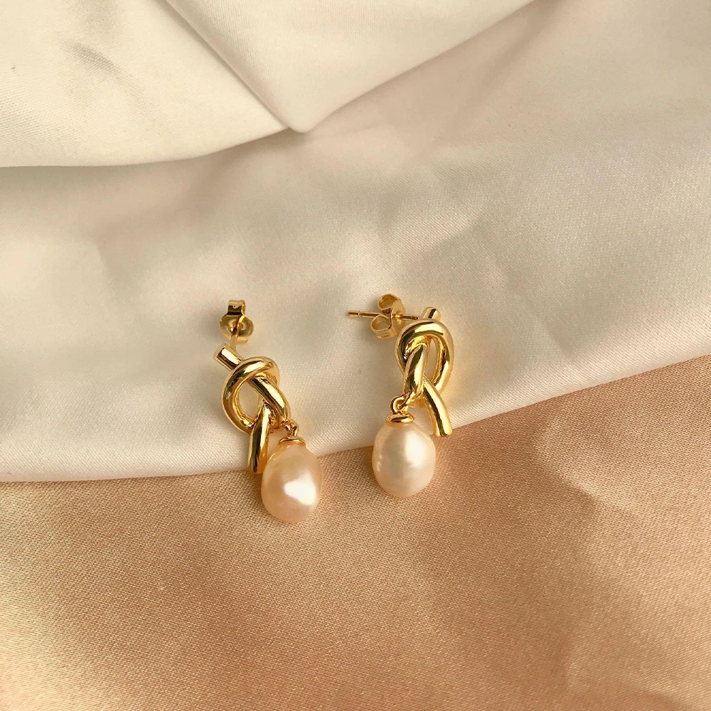 

New Arrival Creative 18K Gold Plated Dangle Earrings Knot Shaped Freshwater Pearl Stud Earrings For Women Girls