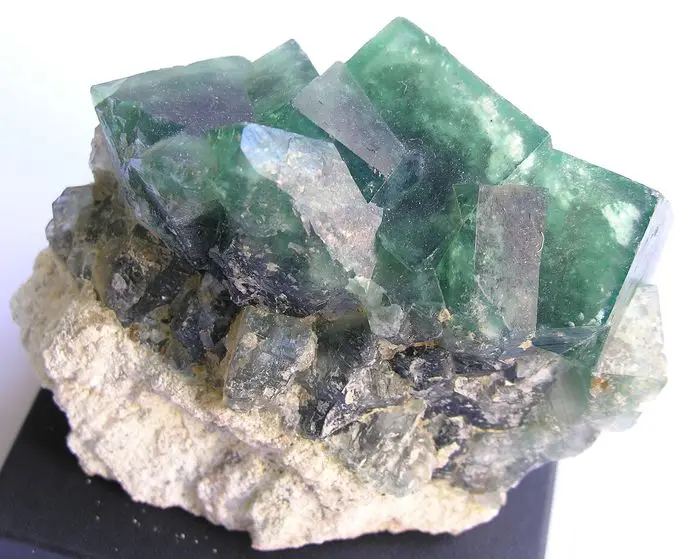 Hot Sell Crystal Minerals Green Fluorite Rough Raw Stone Specimen For