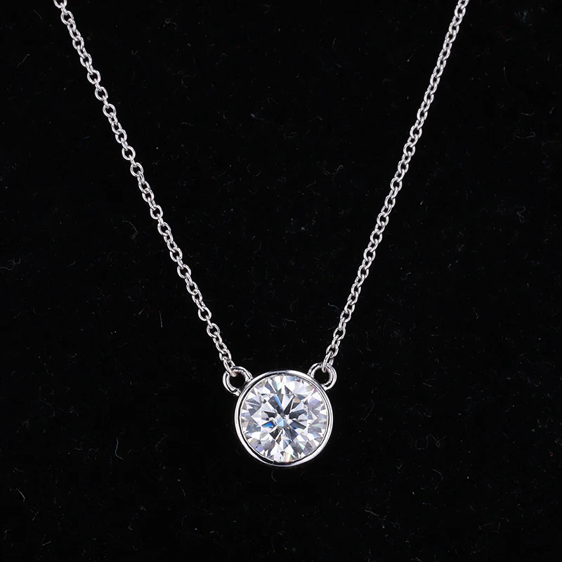 

One Pieces Diamond Women Necklace Moissanite 14k White Gold Custom Necklaces