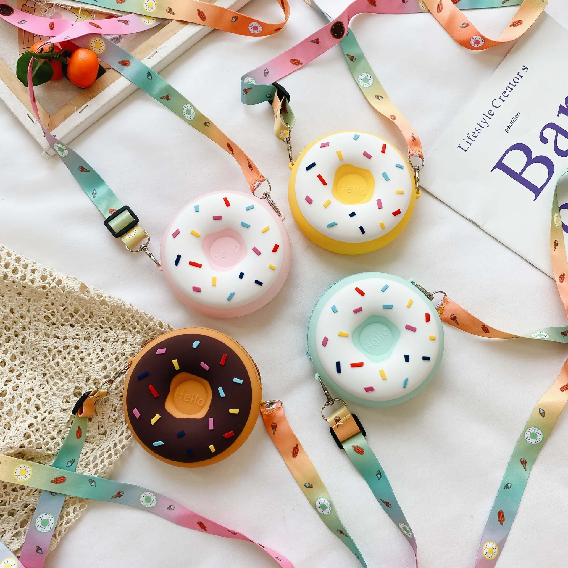 

New Fashion Girls Cute Colorful Clear Lovely Silicone Gift Doughnut Crossbody Designers Mini Kids Purses and Handbags, Customized color