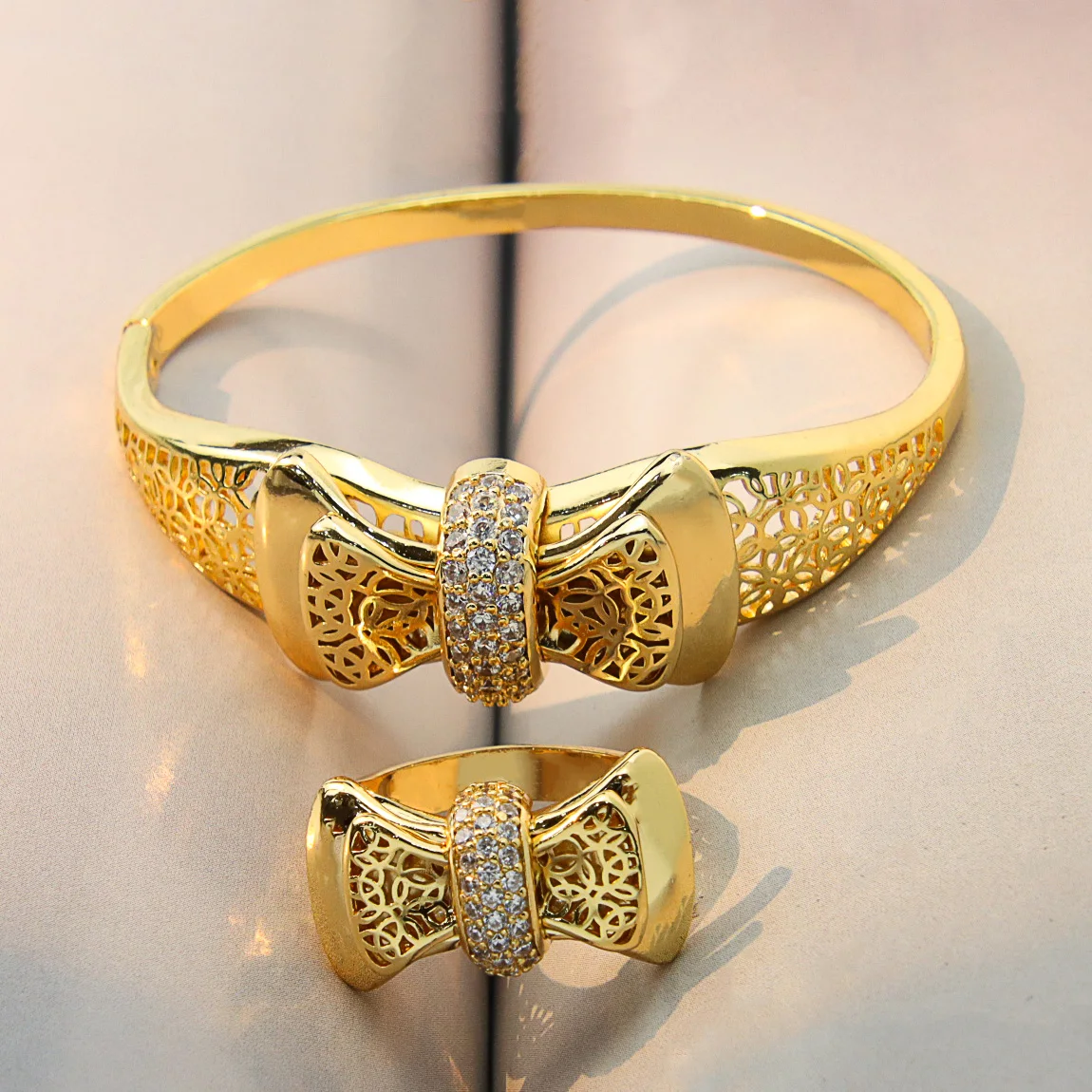 

Arab Jewelry Crystal Bow Bracelet Gold Plated Zircon Jewelry Set Brass Rings with Bracelets Set