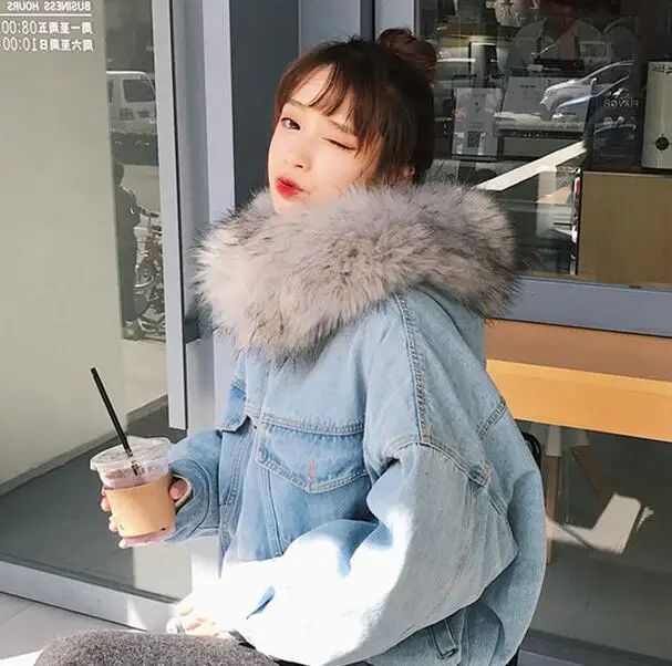 Women's Winter Warm Denim Jacket Hooded Faux Fur Collar Thick Trucker Jeans Coat Women's Winter Warm Denim Jacket Hooded Faux Fur Collar Thick Trucker Jeans Coat
