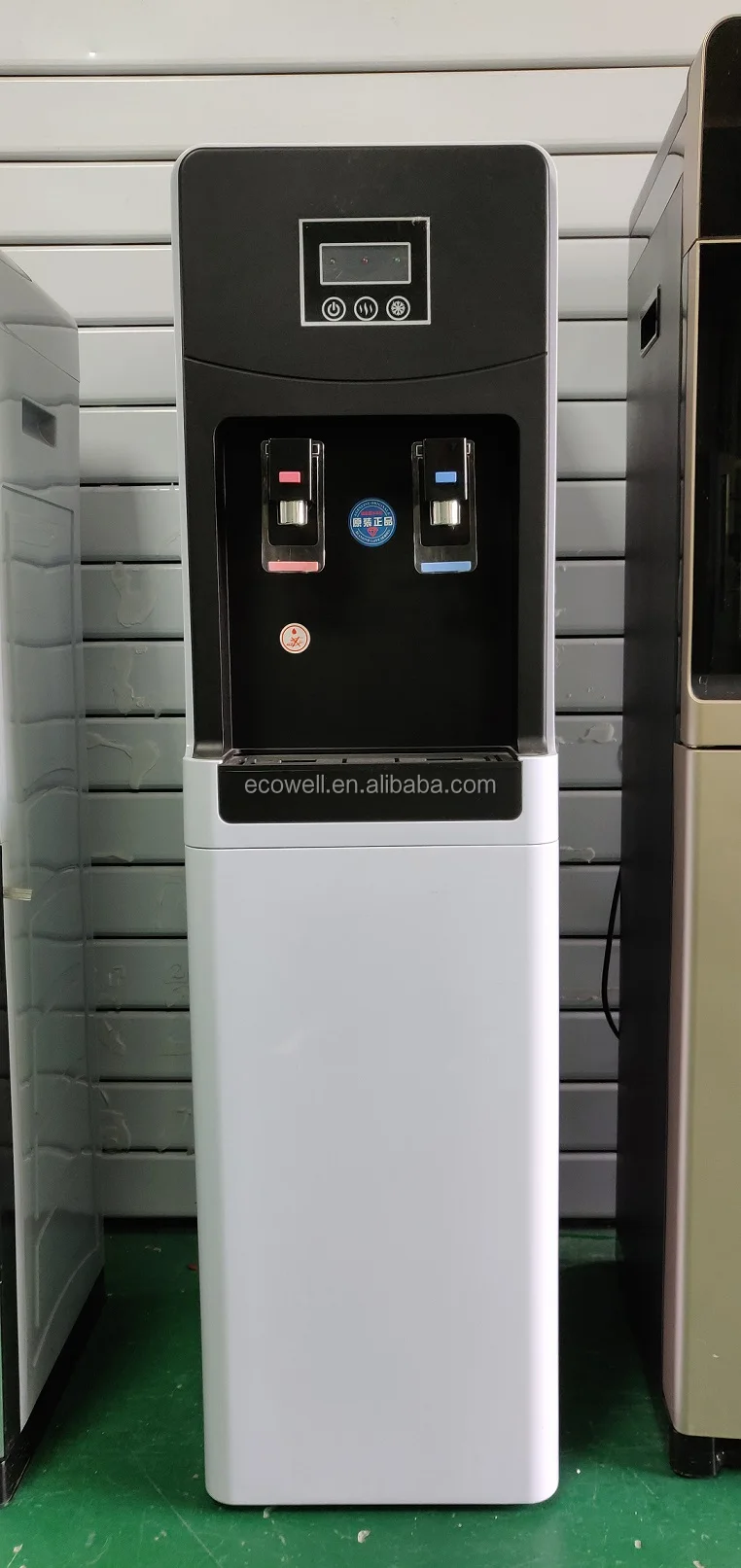 Compressor Type Water Dispenser Hot Cold Function With 5 Stages Ro