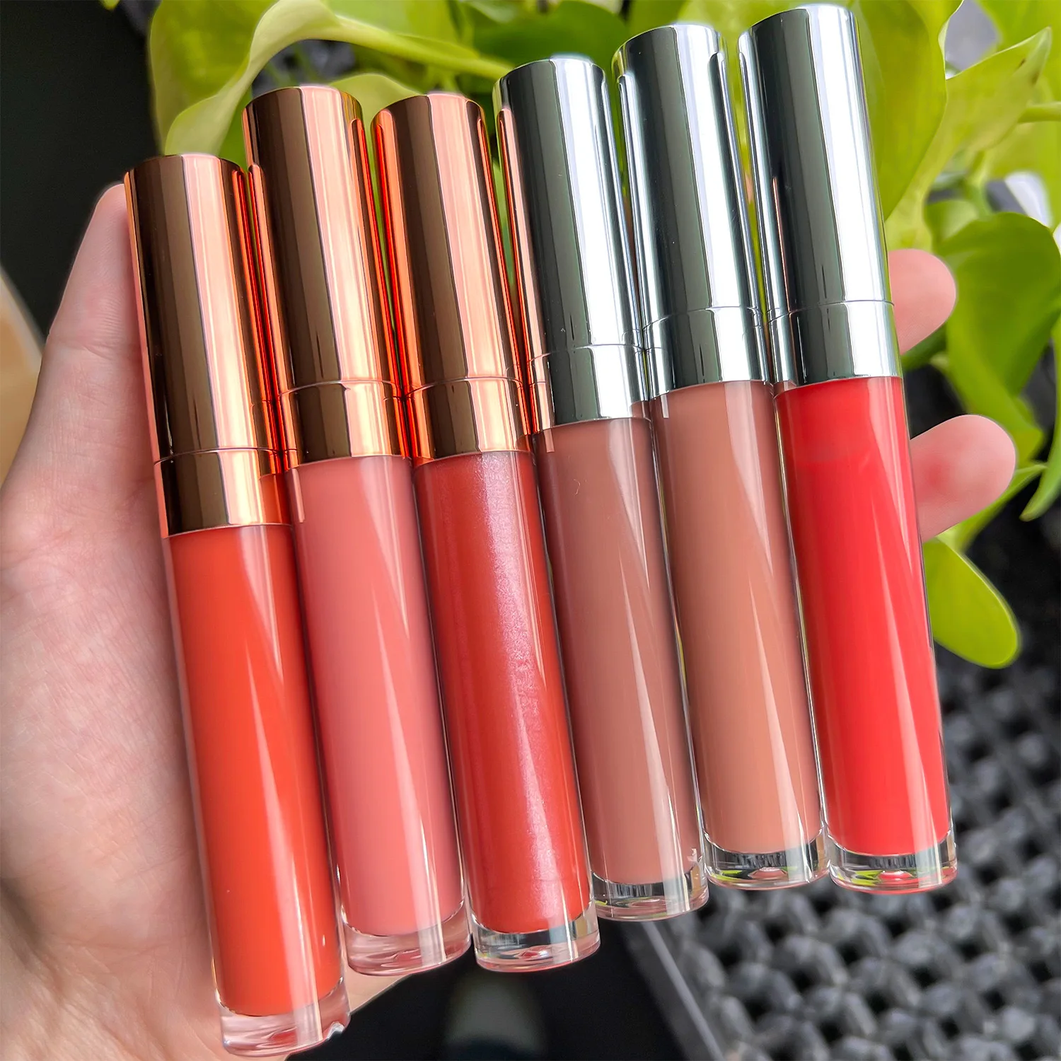 Matte  Glaze Vegan Lip Plumper Gloss  Liquid Lipstick Private Label DIY Gold and Silver Round Tube 80 Colors