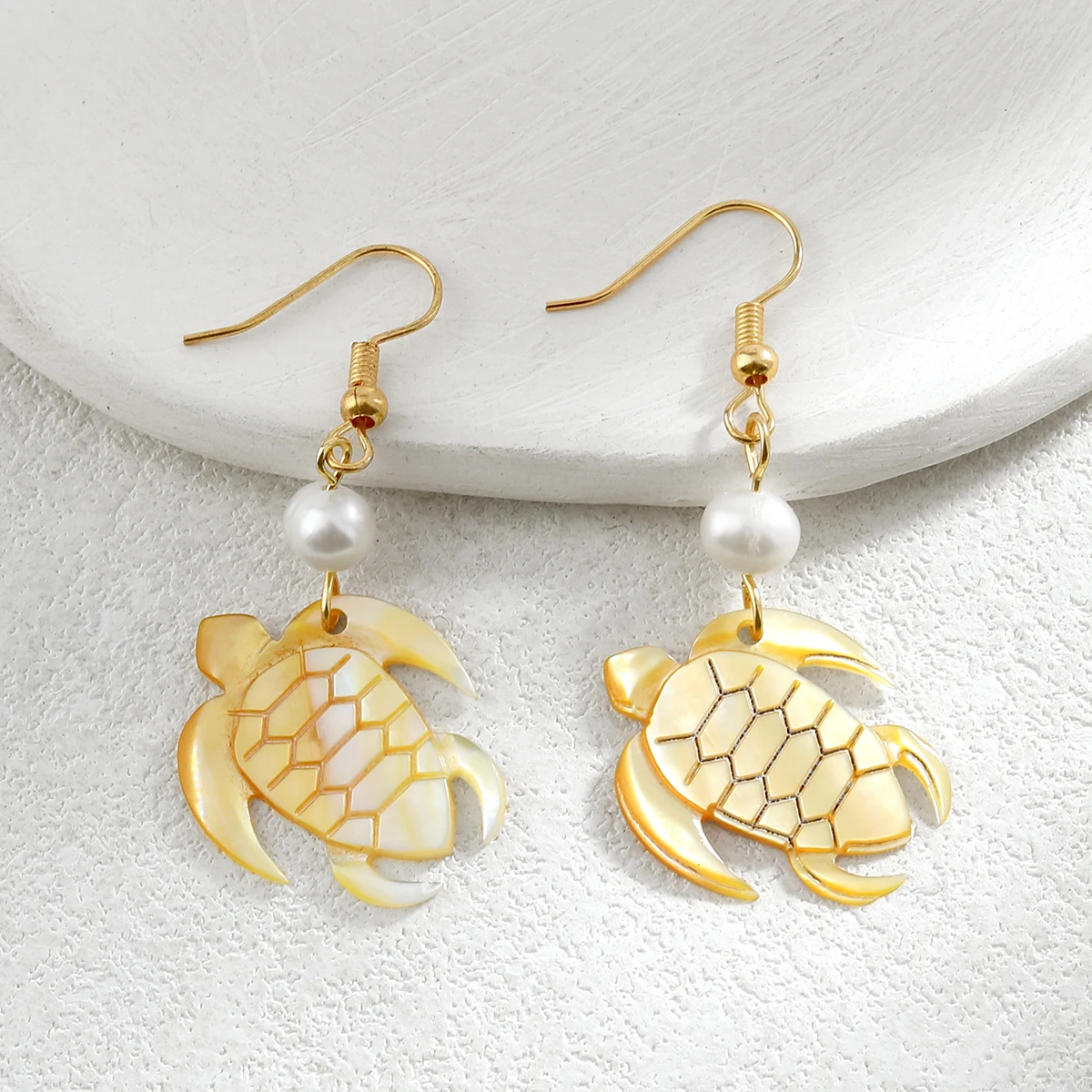 RTS hawaiian cute fresh water pearl natural shell turtle design earrings for women wholesale