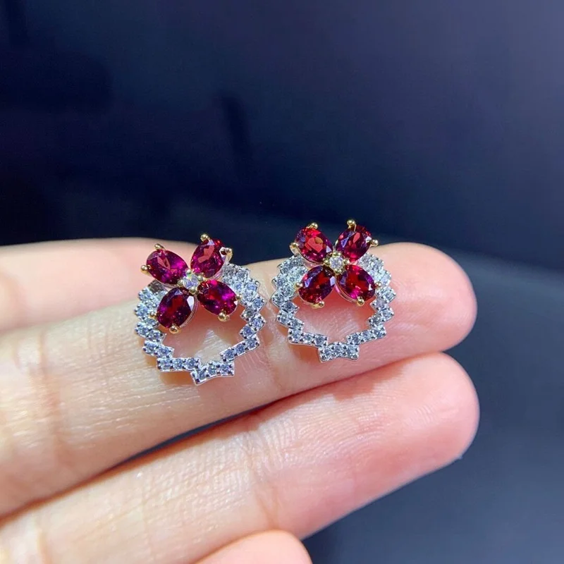 

Cute Clover Red Crystal Ruby Gemstones zircon Stud Earrings for Women Girl White Gold Silver Color Jewelry Accessories, Picture shows