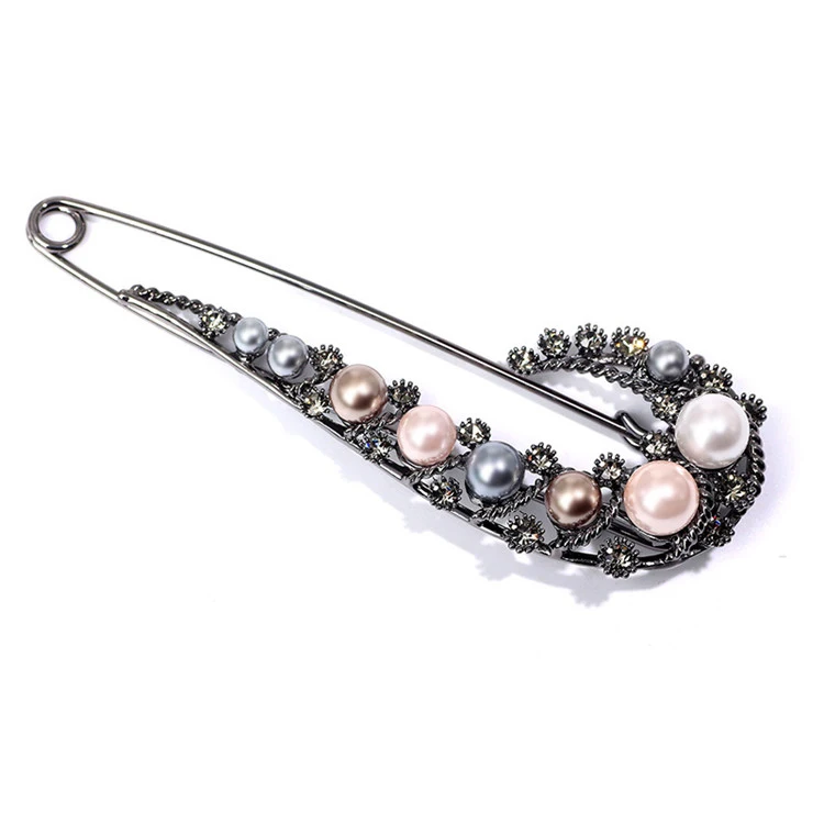 

Imported Korean high-end full diamond buckle sweater retro pin pearl brooch cardigan shawl simple brooch women