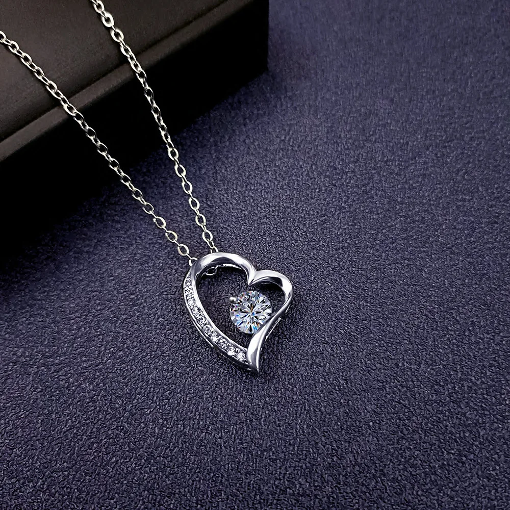 

Classic Hot Sales Zircon Love Heart Charm Pendant Necklace Fashion Stainless Steel Heart Necklace For Women Gift