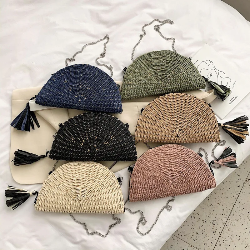 

2020 New Designer Tassel semicircle moon shape straw bag beach chain crossbody Handmade purse women, Pic