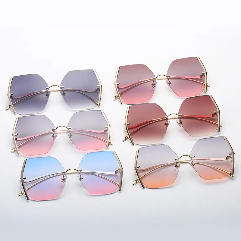 

MJ-0373 The New Fashion Trend In Europe And The United States Fan Gold Box Color 2021 Irregular Fashion Sunglasses