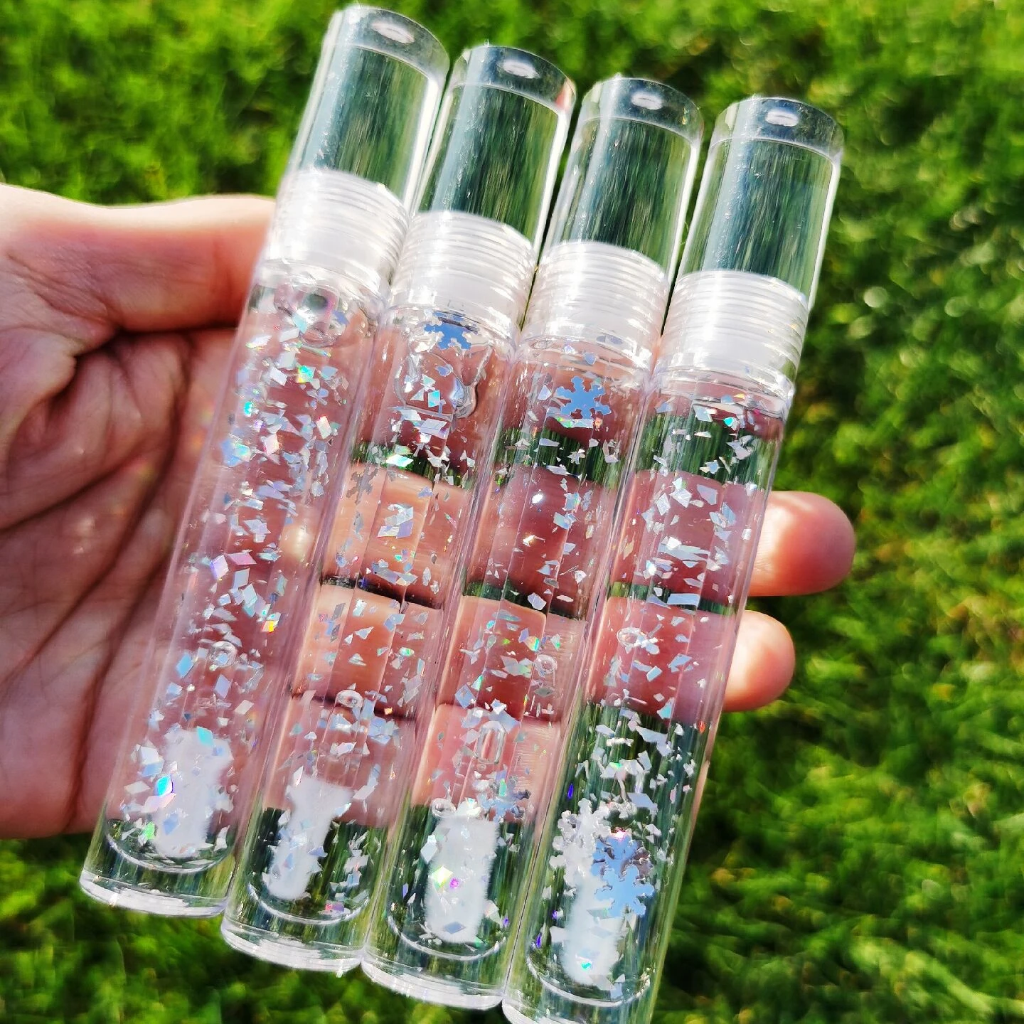 

2022 New Style Oil Lipgloss Base Fruit Plumping Vegan 5ml Vendor Custom Pigment Tube Glitter Clear Private Label Lip Gloss