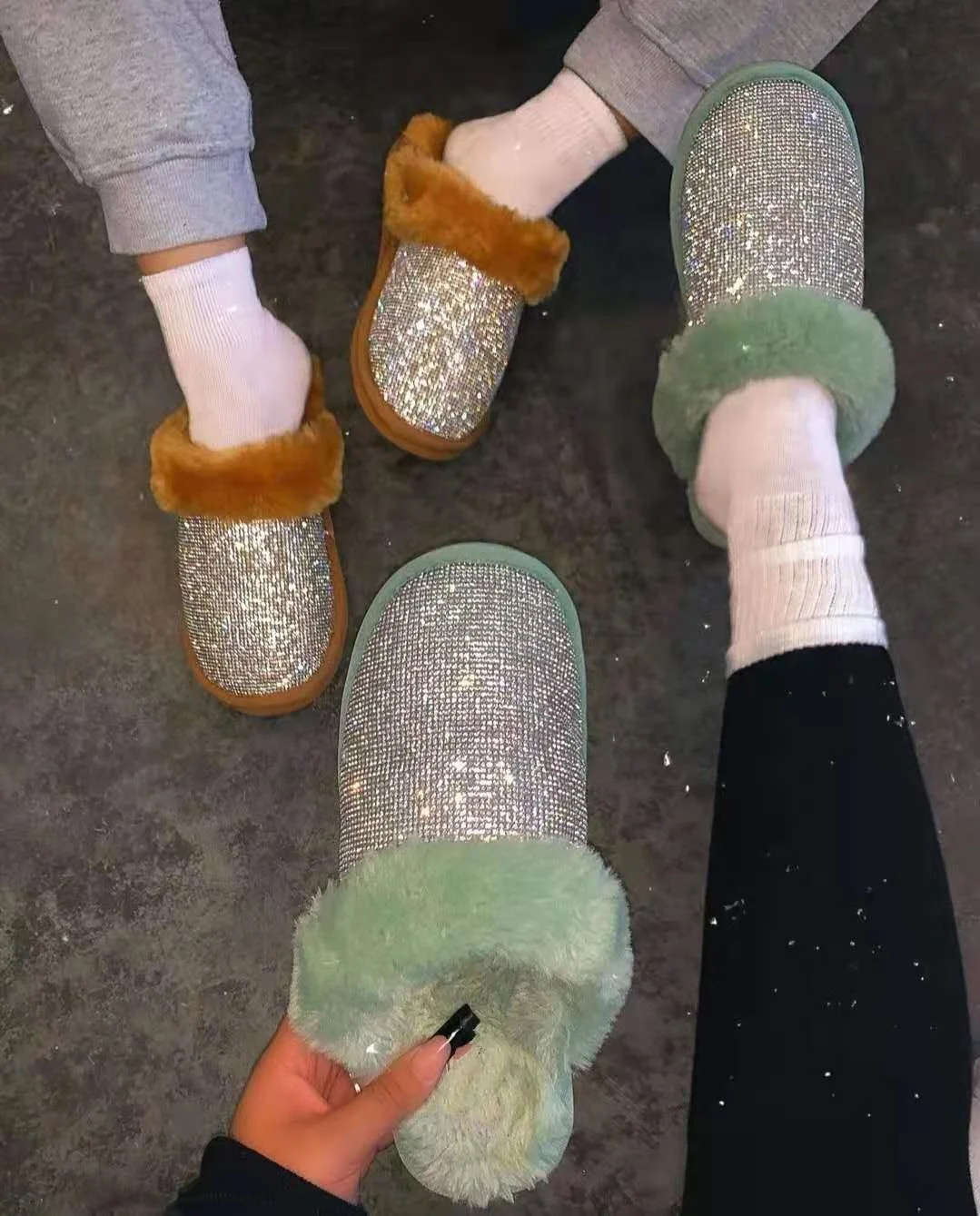 

Winter Warm Fuzzy Fur Diamond Slippers Women Flat Furry Famous Brand Slides Fashion Female Fluffy Sandals for Ladies, As picture show