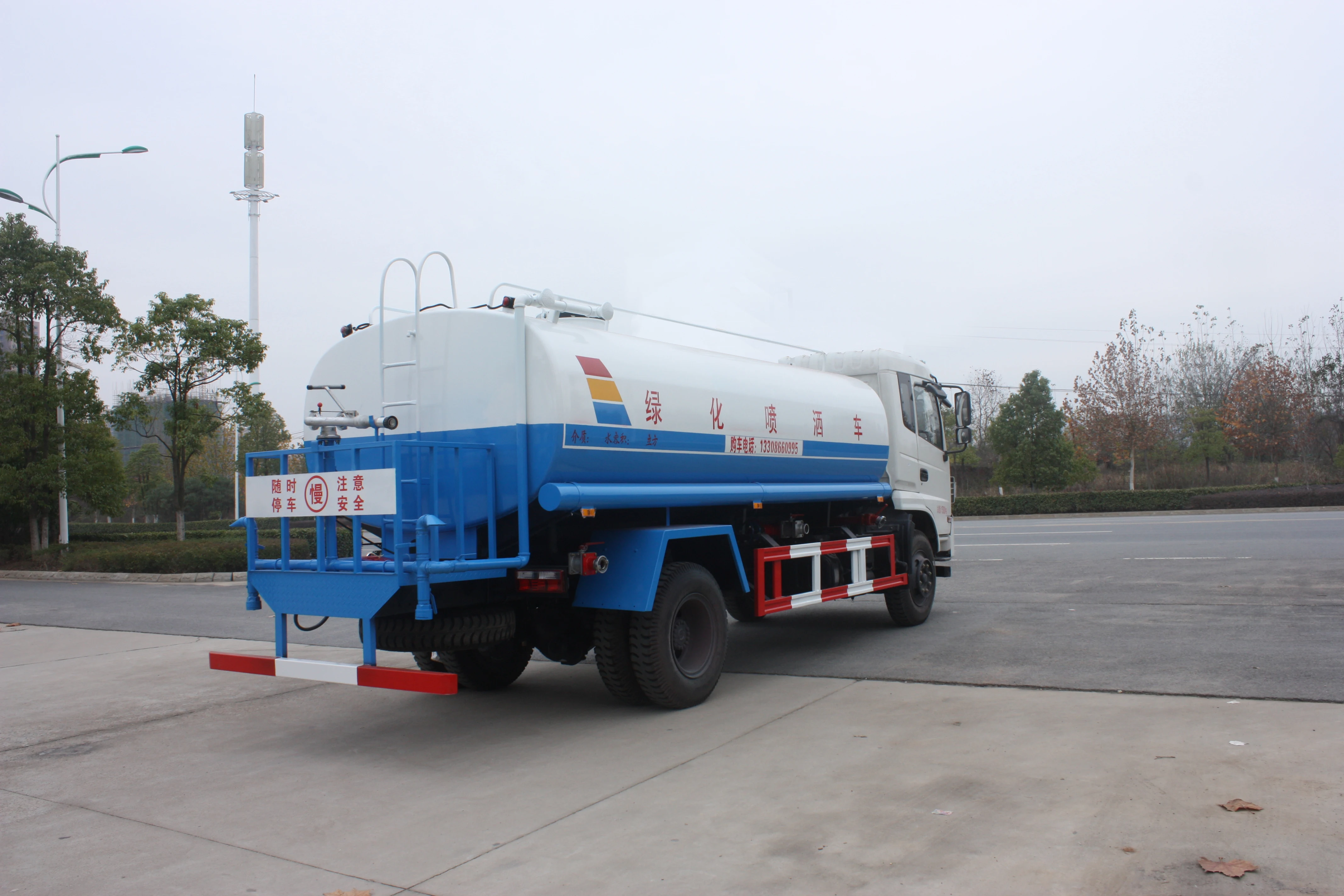 
Dongfeng 4x2 Diesel Type 10000 Liters Stainless Steel Water Tank Truck 