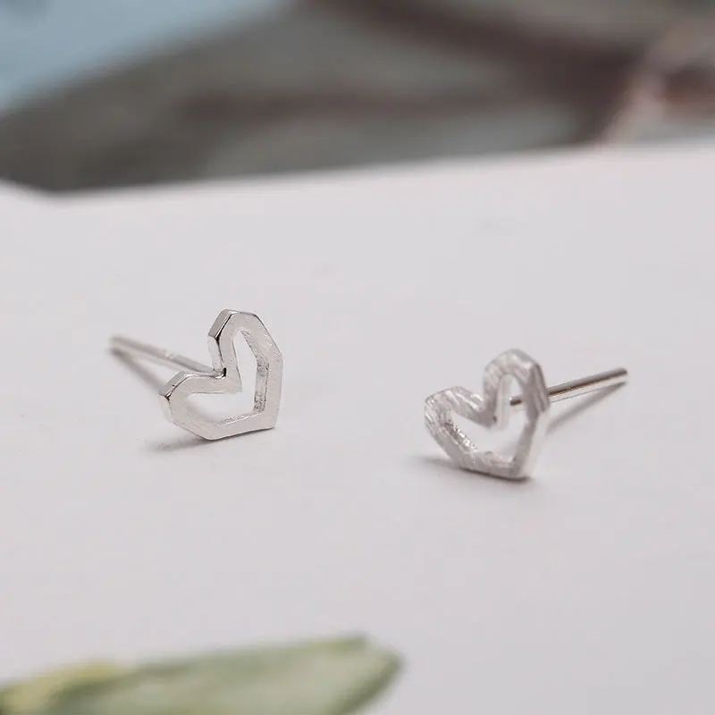 

Luxury S925 Sterling Silver Heart Stud Earrings Best Selling 925 Sterling Silver Hollow Heart Earring For Party