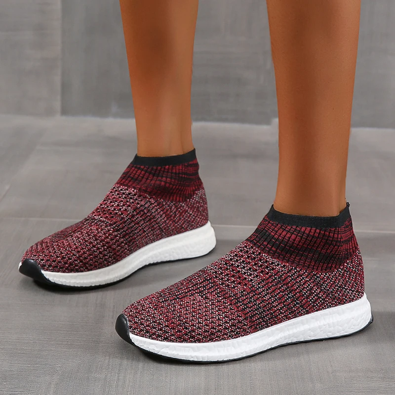 

2021 new mesh breathable student casual shoes flying woven sports socks shoes