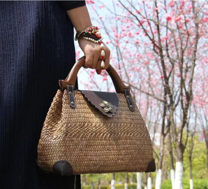 

Vietnam Vintage Natural Eco Friendly Round Hand Woven Straw Beach Bag Wholesale Lady Handbag Rattan Bag