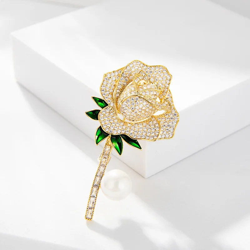 

Xifeng fashion zircon rose flower brooch female freshwater pearl corsage cute pin Korean cardigan accessories source manufacture, 2 colors available