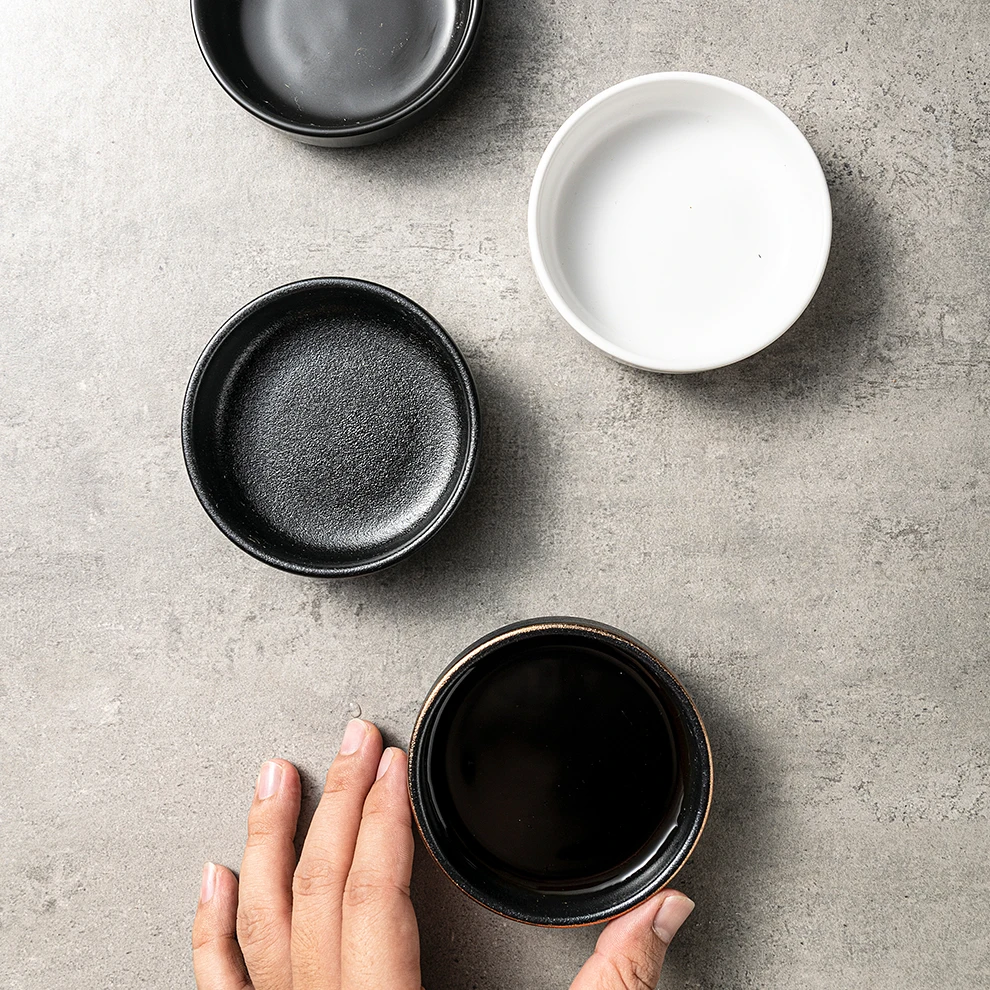 

JiuJiuJu New Arrival Sauce Dish Crockery Retro Porcelain Dinnerware Ceramic Kitchenware Black And White Japanese Appetizer Plate, White,black