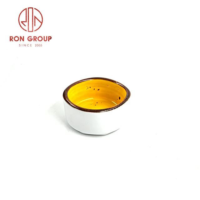 Japanese tableware restaurant crockery ceramic sauce dish mini ramekins high quality ceramic serving dipping soy sauce dish bowl