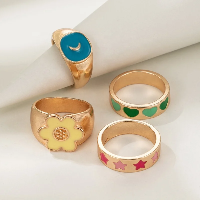 

INS Fashion Jewelry Retro Flower Star Moon Y2K Enamel 4 Pieces Ring Set Geometric Love Heart Flower Yin Yang Rings Set