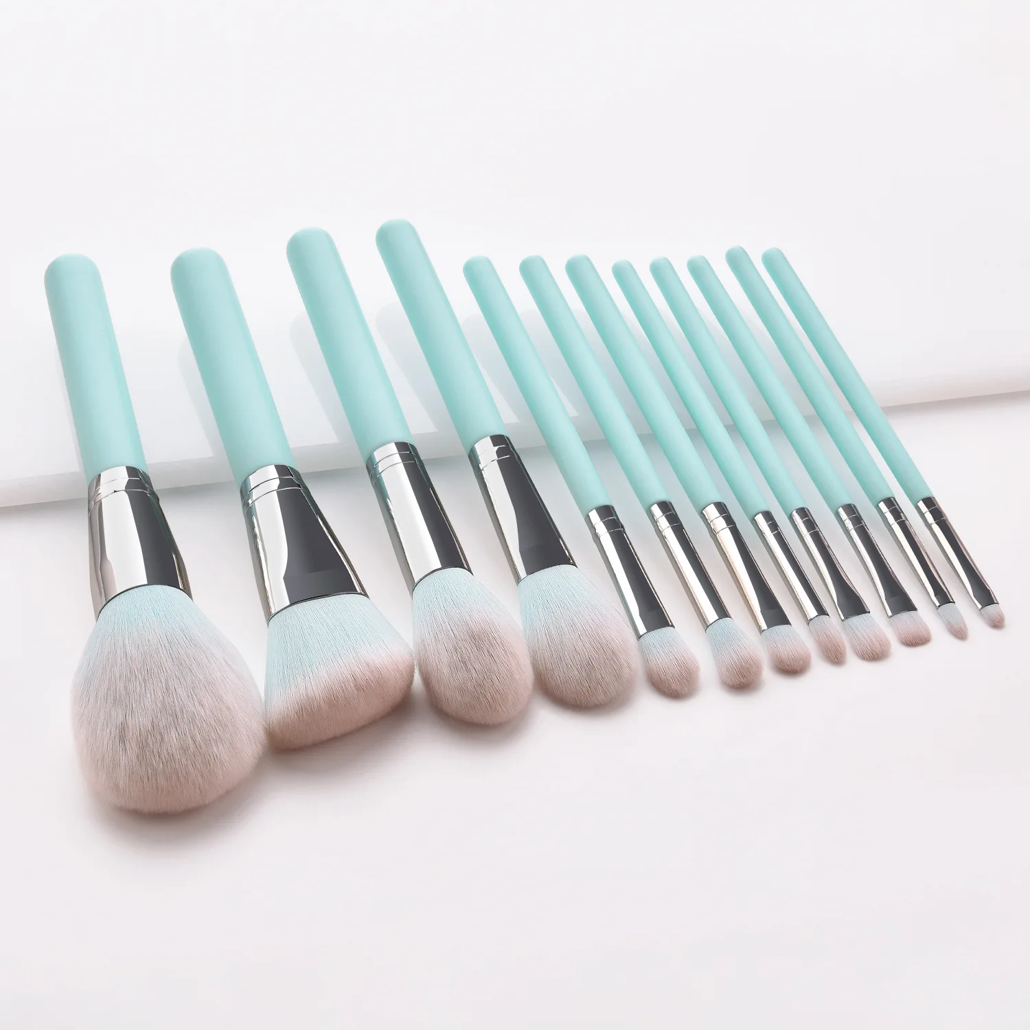 New products professional High quality 12 pcs makeup brush set with blue pouch