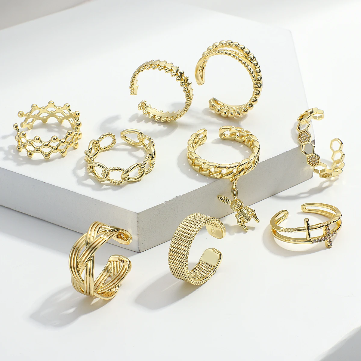

New Hot Elegant Gold Plated Alloy Spiral Chain Rings Women Solid Geometric Irregular Open Rings Jewelry