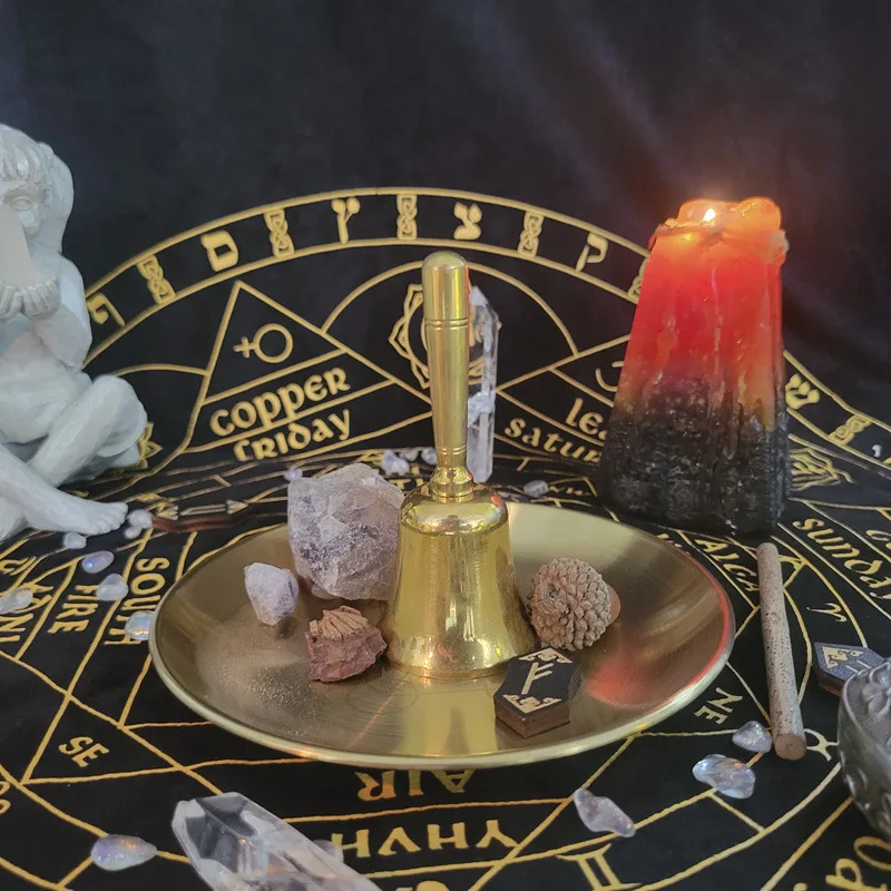 

14cm three-phase moon pentagram ornaments Metal candlestick setting stage Tarot ritual meditation Peripheral wholesale