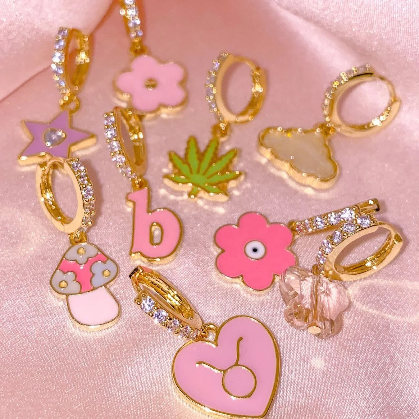 

INS Hot New Enamel Y2K Jewelry Cute Pink Boots Love Heart Maple Leaf Drop CZ Zircon Gold plated Huggies Hoop Earrings For Women