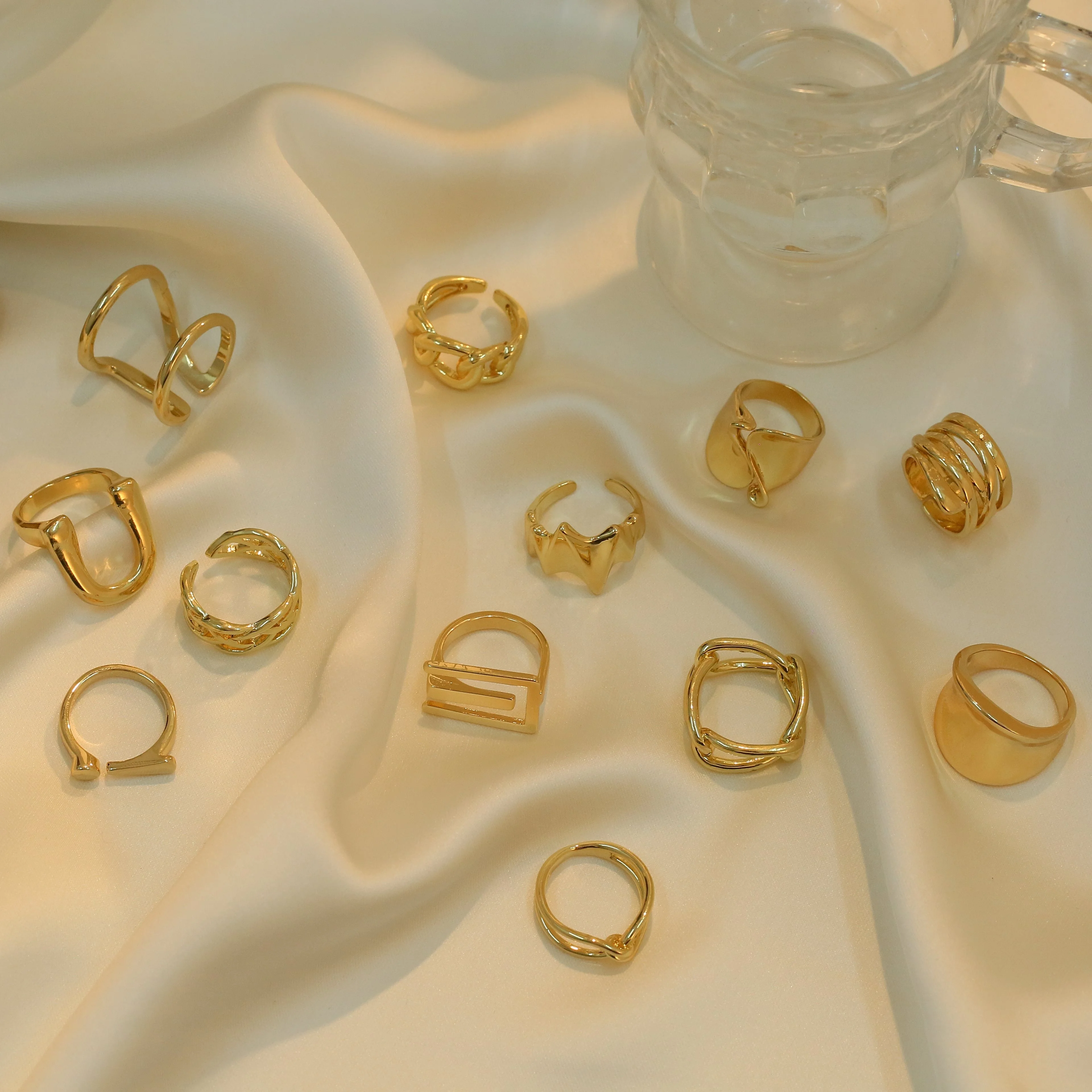 

2020 European and American hip-hop multicolor simple hollowed-out rings gold trend fashion popular men's rings wholesale