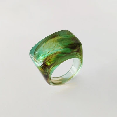 

Ding yi 2021 Europe and the United States an acrylic resin ring Bohemian ring individuality, men and women