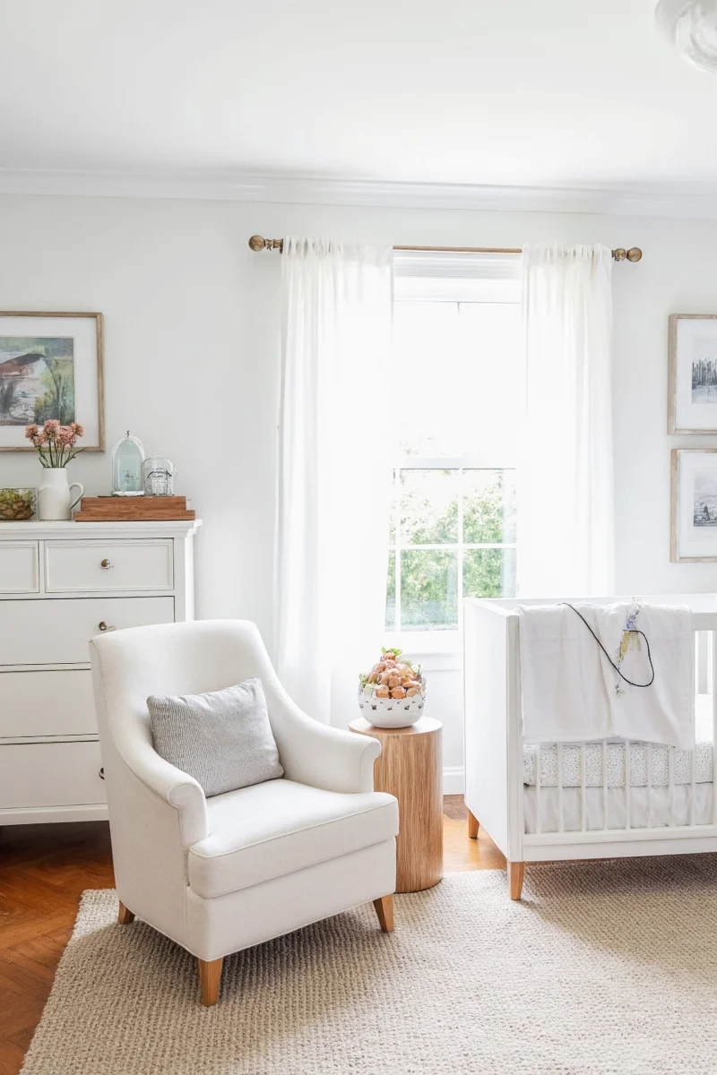 Nightlight and dimmable nursery lighting