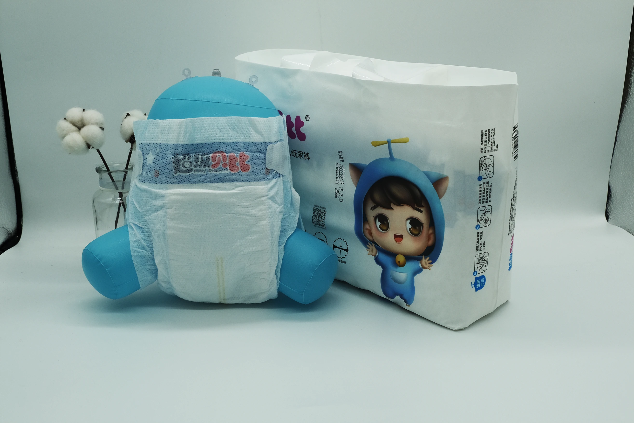 超薄婴儿一次性尿片呵护宝宝裤子